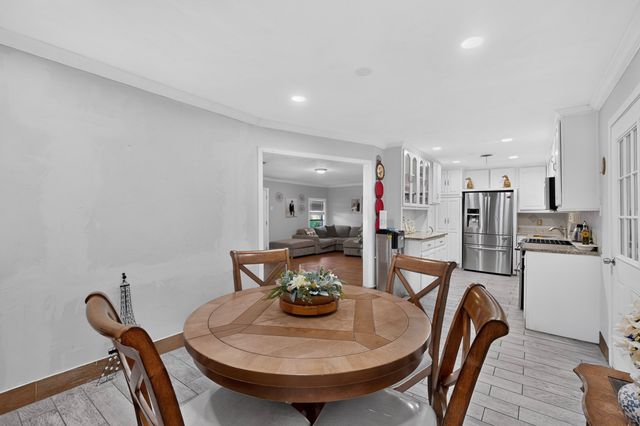 2520 Hillsboro Avenue, Dallas, TX 75228