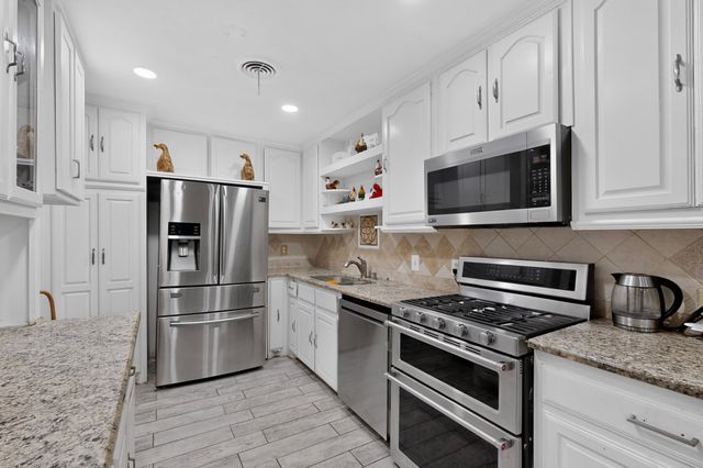 2520 Hillsboro Avenue, Dallas, TX 75228