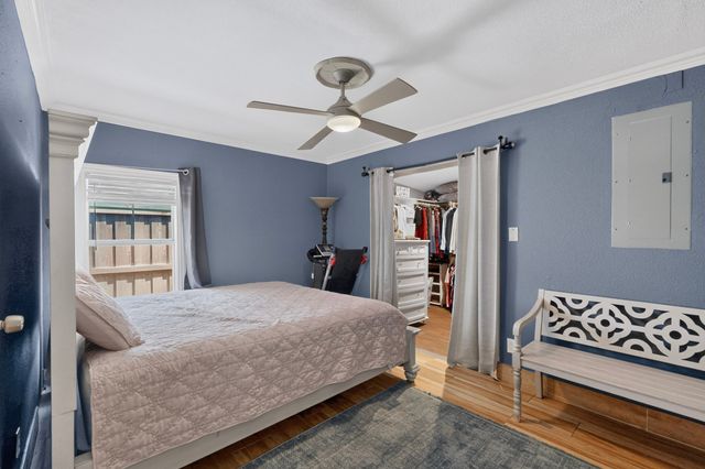 2520 Hillsboro Avenue, Dallas, TX 75228