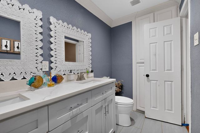 2520 Hillsboro Avenue, Dallas, TX 75228