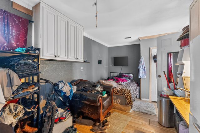 2520 Hillsboro Avenue, Dallas, TX 75228