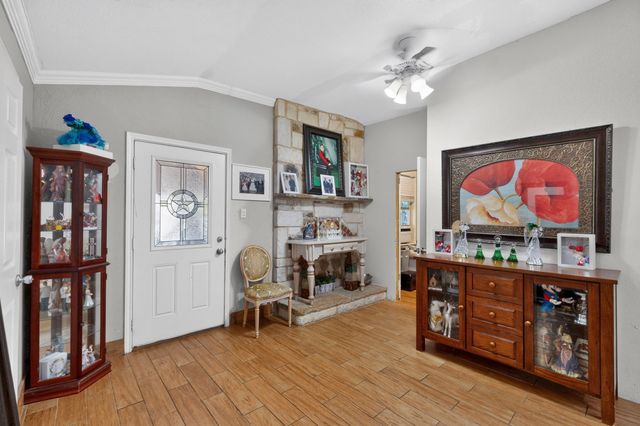 2520 Hillsboro Avenue, Dallas, TX 75228