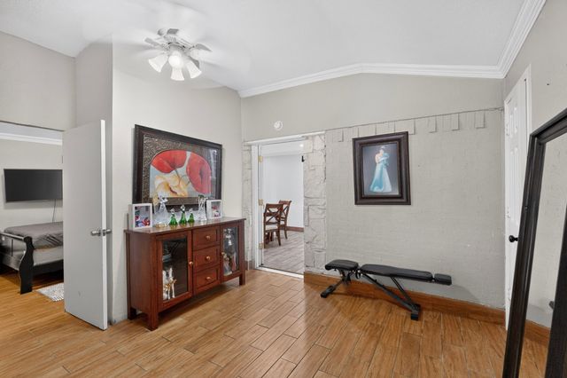 2520 Hillsboro Avenue, Dallas, TX 75228