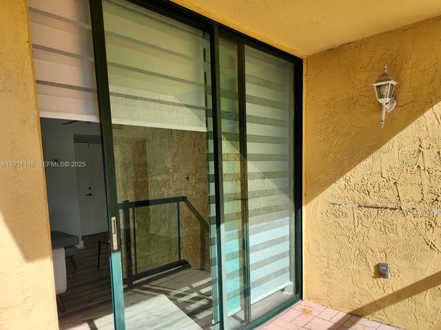 11790 SW 18th St 218-3, Miami, FL 33175