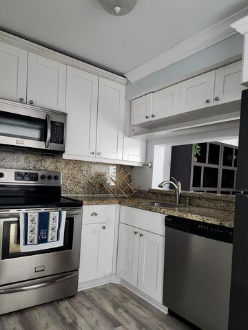 11790 SW 18th St 218-3, Miami, FL 33175