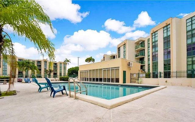 11790 SW 18th St 218-3, Miami, FL 33175