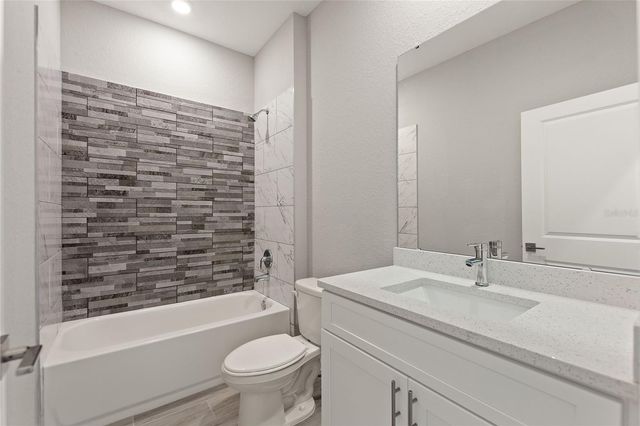 326 ROYAL PALM WAY, Winter Haven, FL 33881