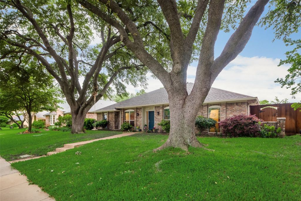 6931 Echo Bluff Drive, Dallas, TX 75248