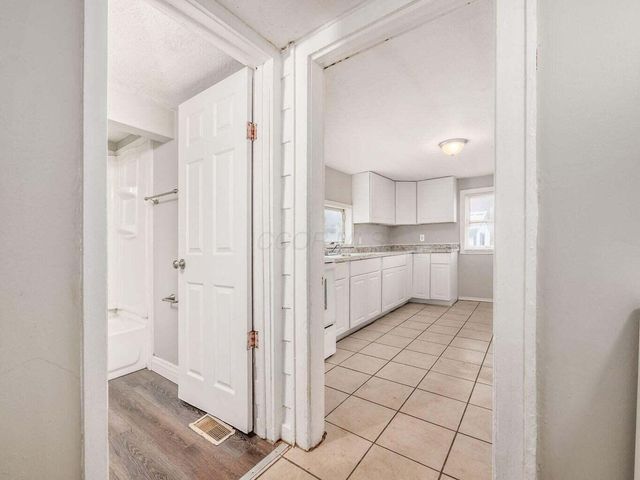 21 Benfield Avenue, Columbus, OH 43207