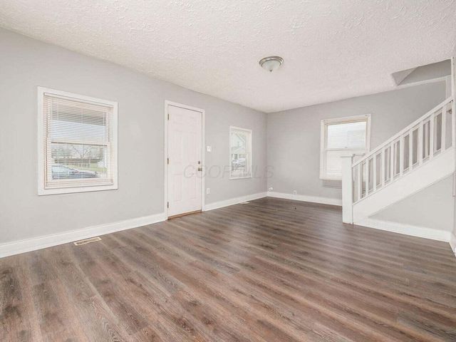 21 Benfield Avenue, Columbus, OH 43207