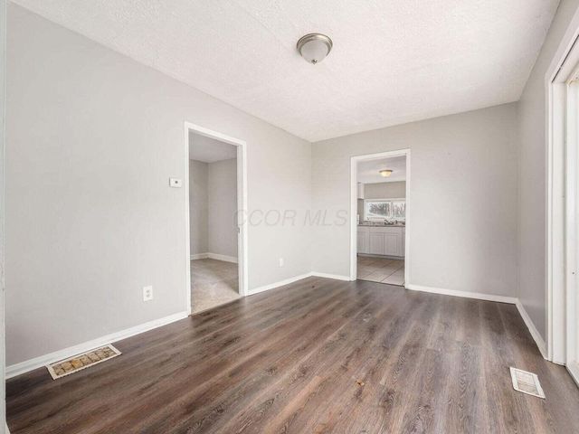 21 Benfield Avenue, Columbus, OH 43207