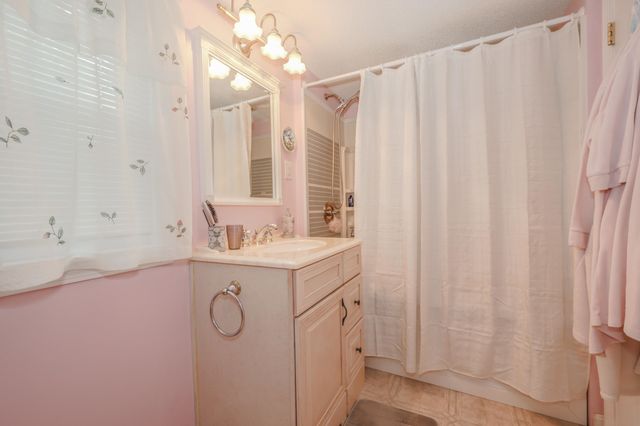 7 Marilyn Drive, Concord, NH 03303