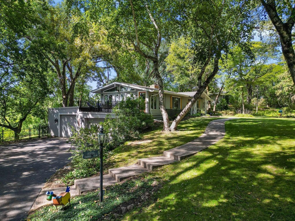 3345 Xenium Lane N, Plymouth, MN 55441