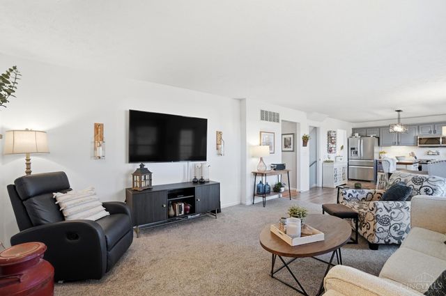 426 Lake Front Drive, Lebanon, OH 45036