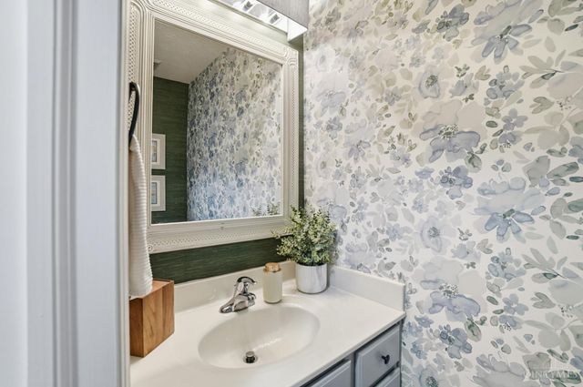 426 Lake Front Drive, Lebanon, OH 45036