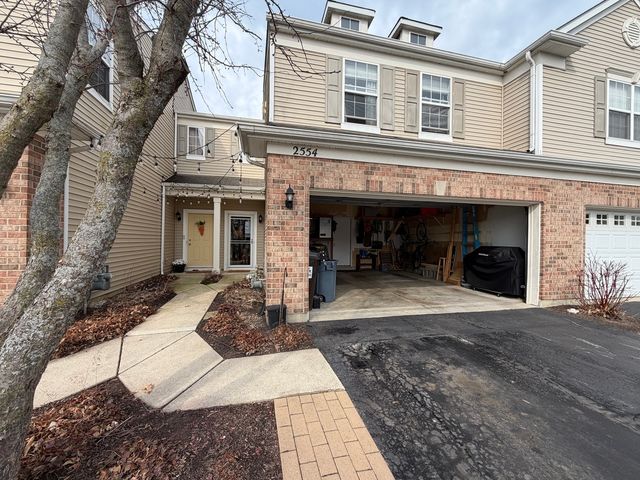 2554 Evergreen Circle 2554, Mchenry, IL 60050