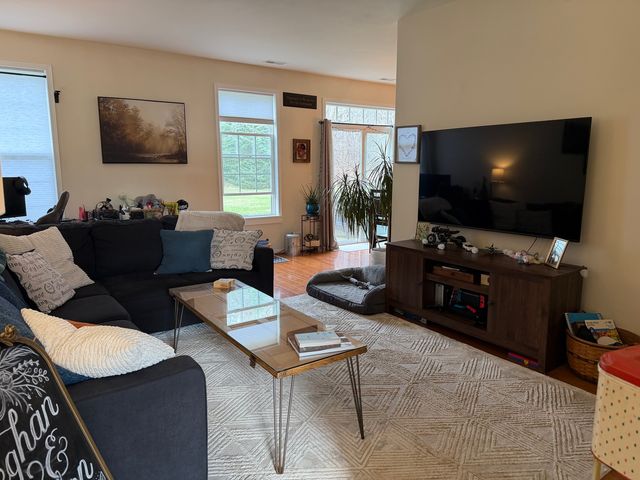 2554 Evergreen Circle 2554, Mchenry, IL 60050