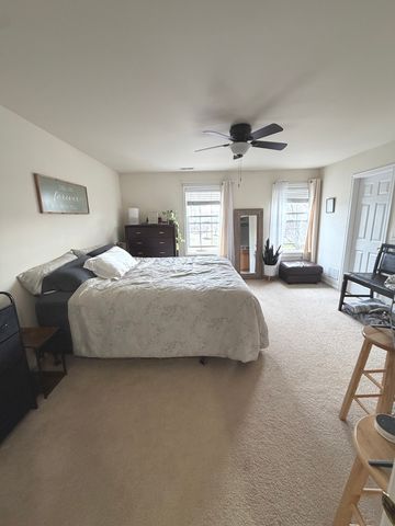 2554 Evergreen Circle 2554, Mchenry, IL 60050