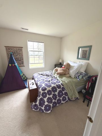 2554 Evergreen Circle 2554, Mchenry, IL 60050