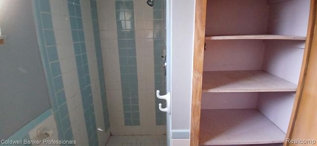 30632 Ohmer Drive, Warren, MI 48092