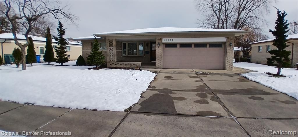 30632 Ohmer Drive, Warren, MI 48092