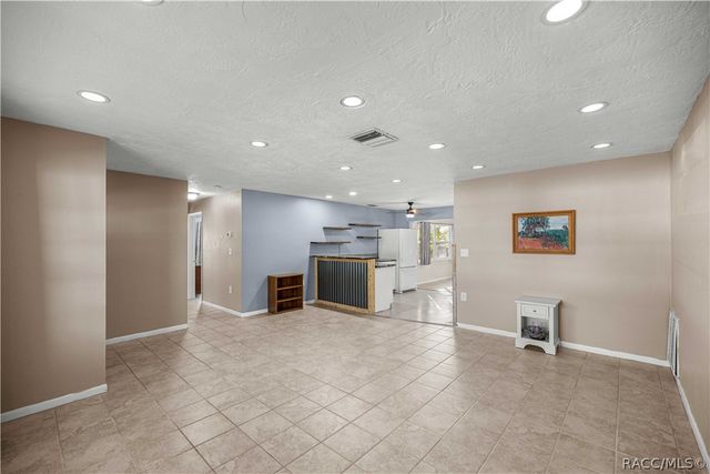 97 S Davis Street, Beverly Hills, FL 34465