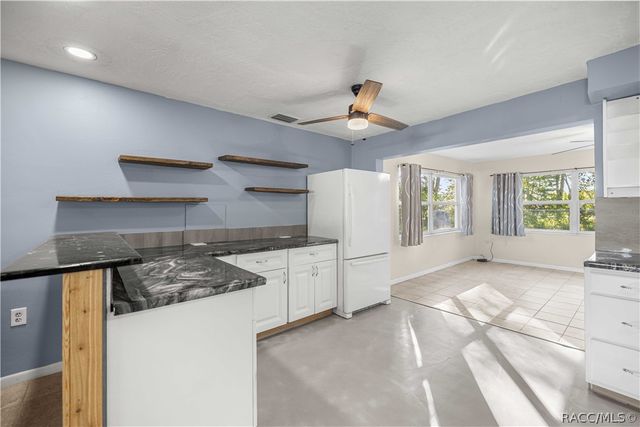 97 S Davis Street, Beverly Hills, FL 34465