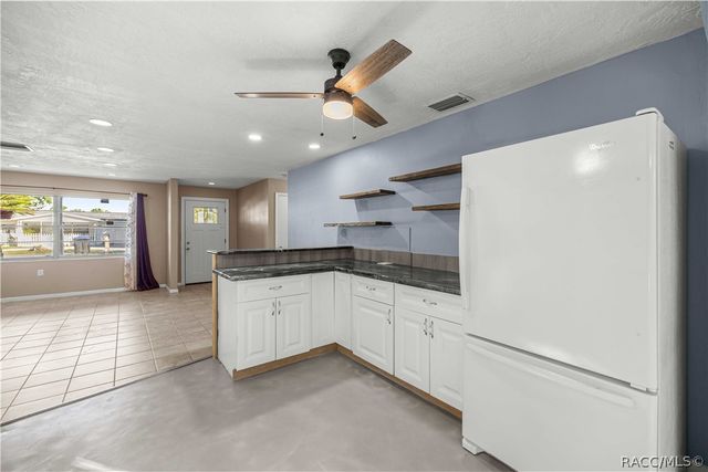 97 S Davis Street, Beverly Hills, FL 34465