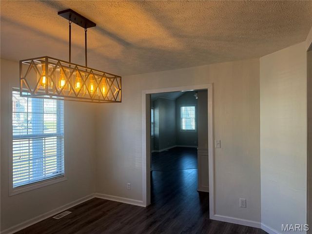 108 Dogwood Circle, St Robert, MO 65584