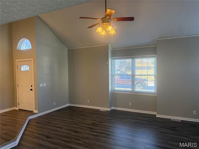 108 Dogwood Circle, St Robert, MO 65584