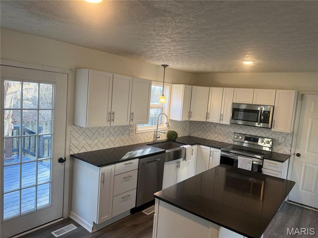 108 Dogwood Circle, St Robert, MO 65584