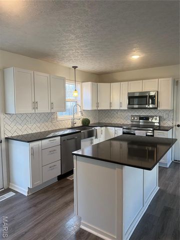 108 Dogwood Circle, St Robert, MO 65584