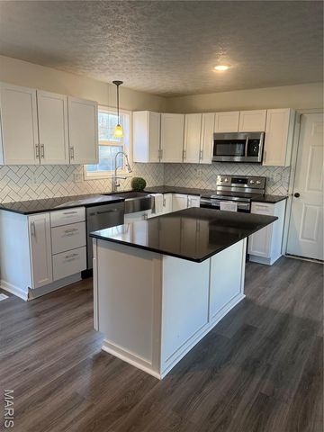 108 Dogwood Circle, St Robert, MO 65584