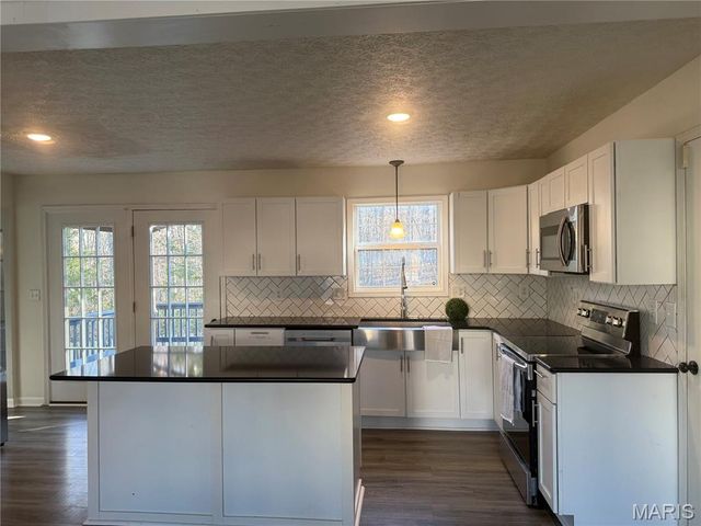 108 Dogwood Circle, St Robert, MO 65584