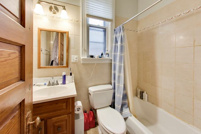 2815 N Racine Avenue 2, Chicago, IL 60657