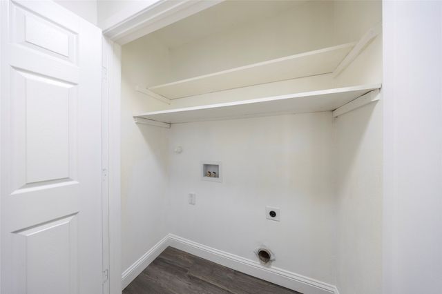 536 Lakeshore Drive, Ennis, TX 75119