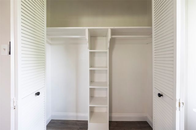 536 Lakeshore Drive, Ennis, TX 75119