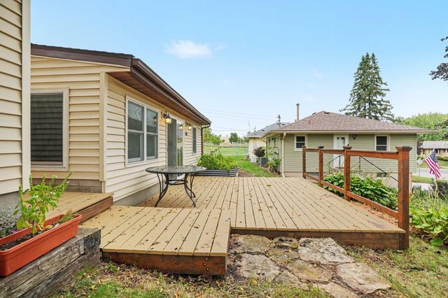 549 18th Avenue N, South Saint Paul, MN 55075