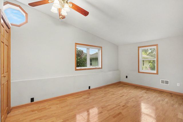 549 18th Avenue N, South Saint Paul, MN 55075