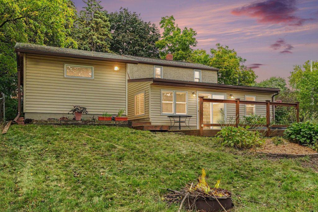 549 18th Avenue N, South Saint Paul, MN 55075