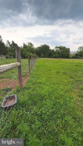 3740 BEAGLE RD, Middletown, PA 17057
