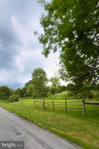 3740 BEAGLE RD, Middletown, PA 17057