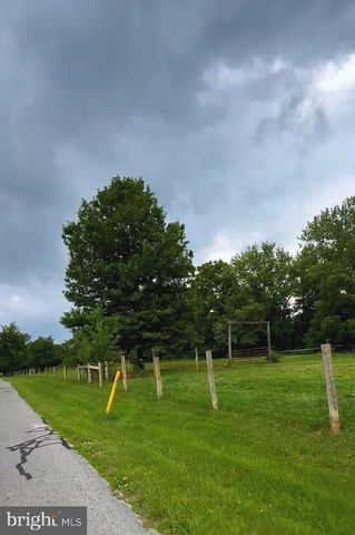 3740 BEAGLE RD, Middletown, PA 17057