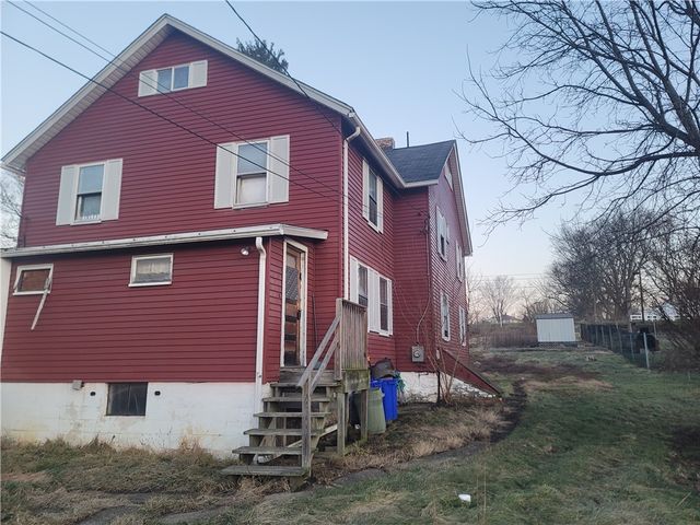 331 Oak St, Mt Pleasant Twp, PA 15666