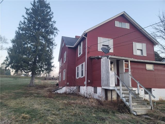 331 Oak St, Mt Pleasant Twp, PA 15666