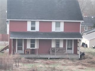 331 Oak St, Mt Pleasant Twp, PA 15666