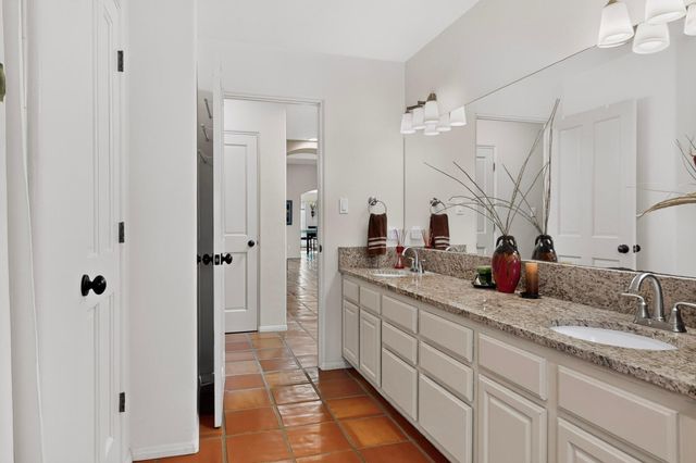 321 Paseo De Corrales, Corrales, NM 87048
