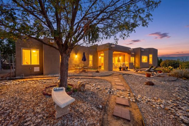 321 Paseo De Corrales, Corrales, NM 87048
