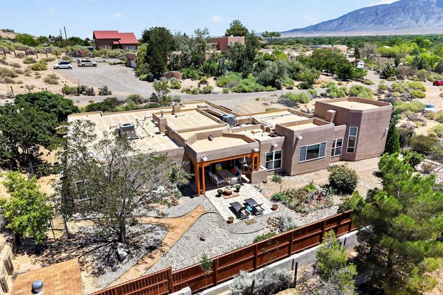 321 Paseo De Corrales, Corrales, NM 87048