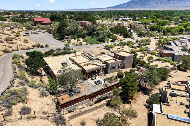321 Paseo De Corrales, Corrales, NM 87048